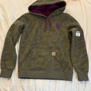 Carhartt women’s de Olive Camo Hoodie with Purple Accents